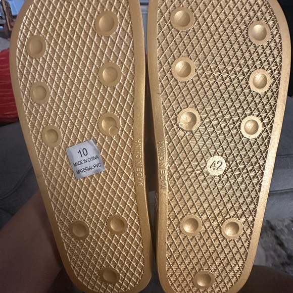 Cross Colours Lisa "Left Eye" Lopes Legacy Slides - Picture 5 of 5